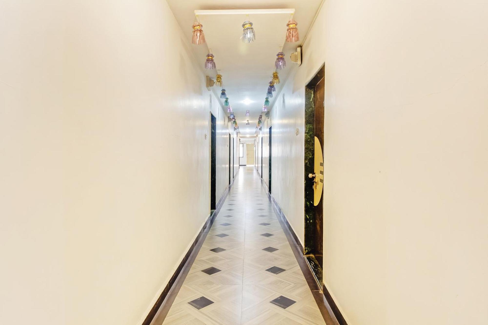 Spot On Harihar Lodging And Yatri Niwas Hotel Kolhapur Ngoại thất bức ảnh