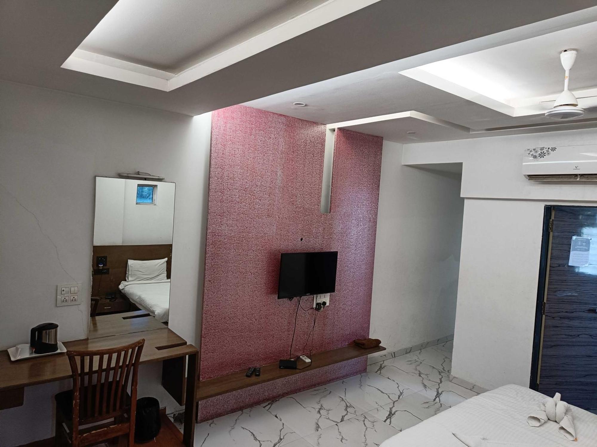 Spot On Harihar Lodging And Yatri Niwas Hotel Kolhapur Ngoại thất bức ảnh