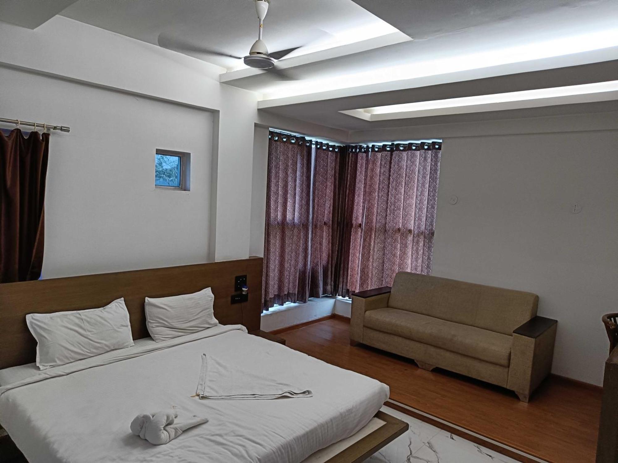 Spot On Harihar Lodging And Yatri Niwas Hotel Kolhapur Ngoại thất bức ảnh